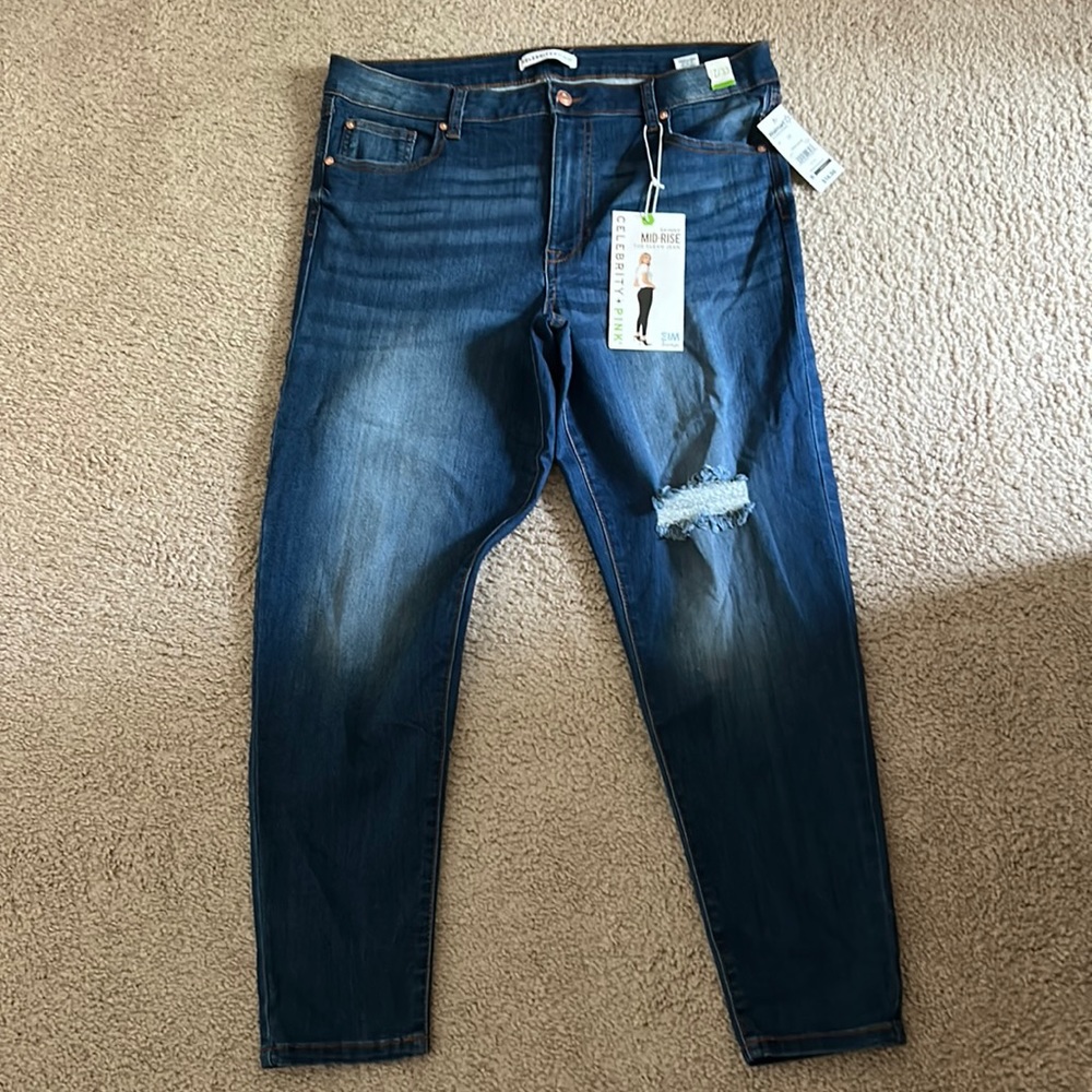 Celebrity Pink Size 17/33 Skinny Mid Rise Jeans
